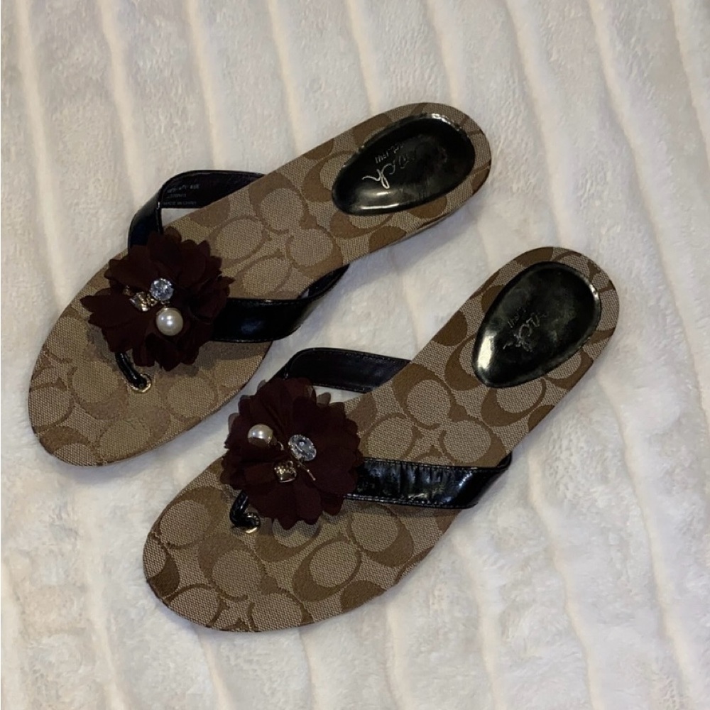 Coach charm sandals 8.5